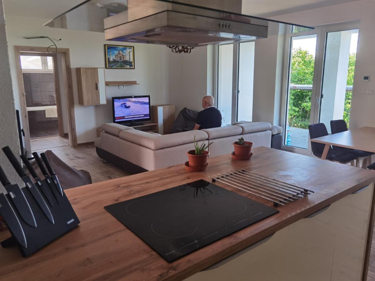 Ferienwohnung Sunset House Piestany Cervena Veza Banka Exterior foto