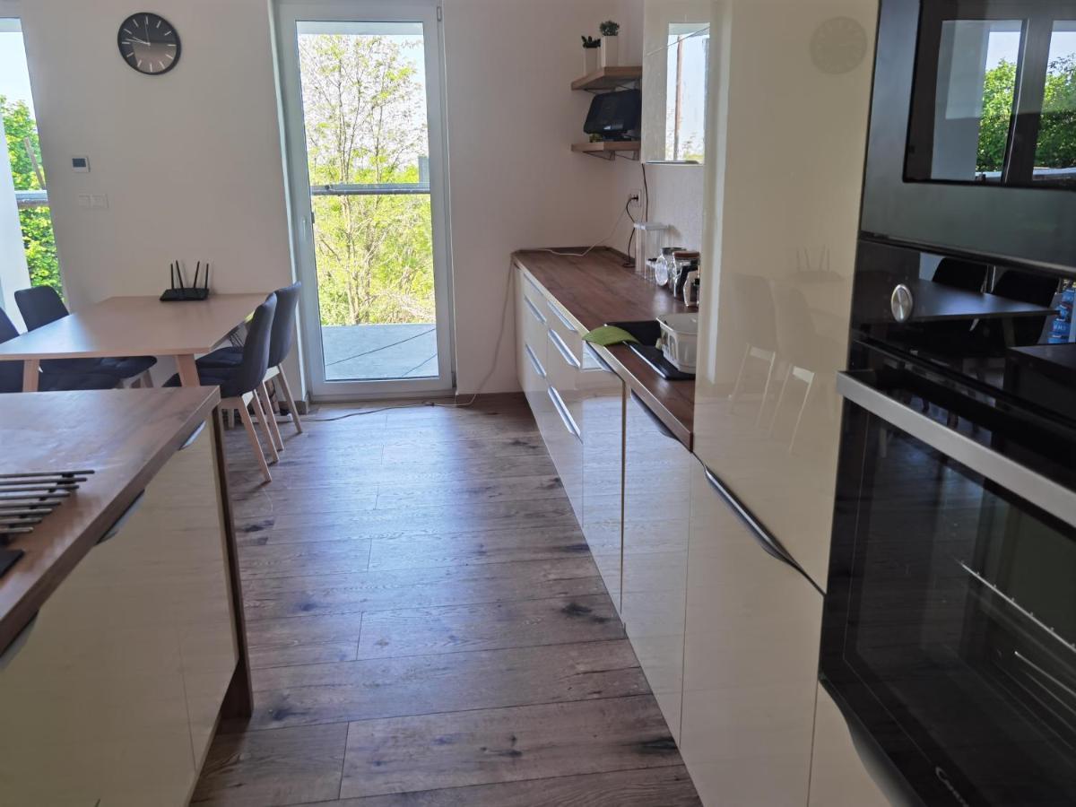 Ferienwohnung Sunset House Piestany Cervena Veza Banka Exterior foto