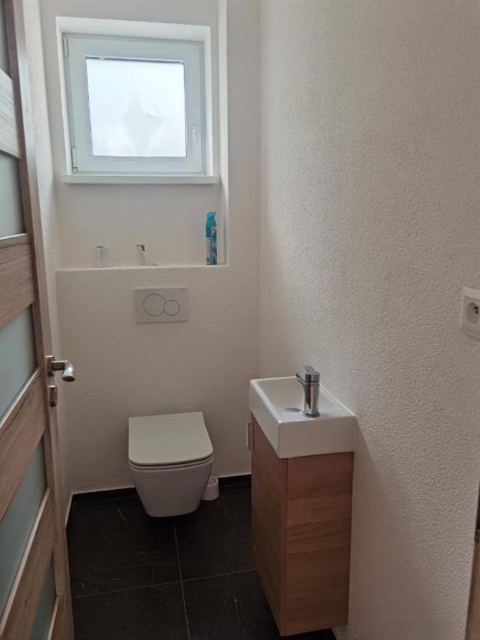 Ferienwohnung Sunset House Piestany Cervena Veza Banka Exterior foto