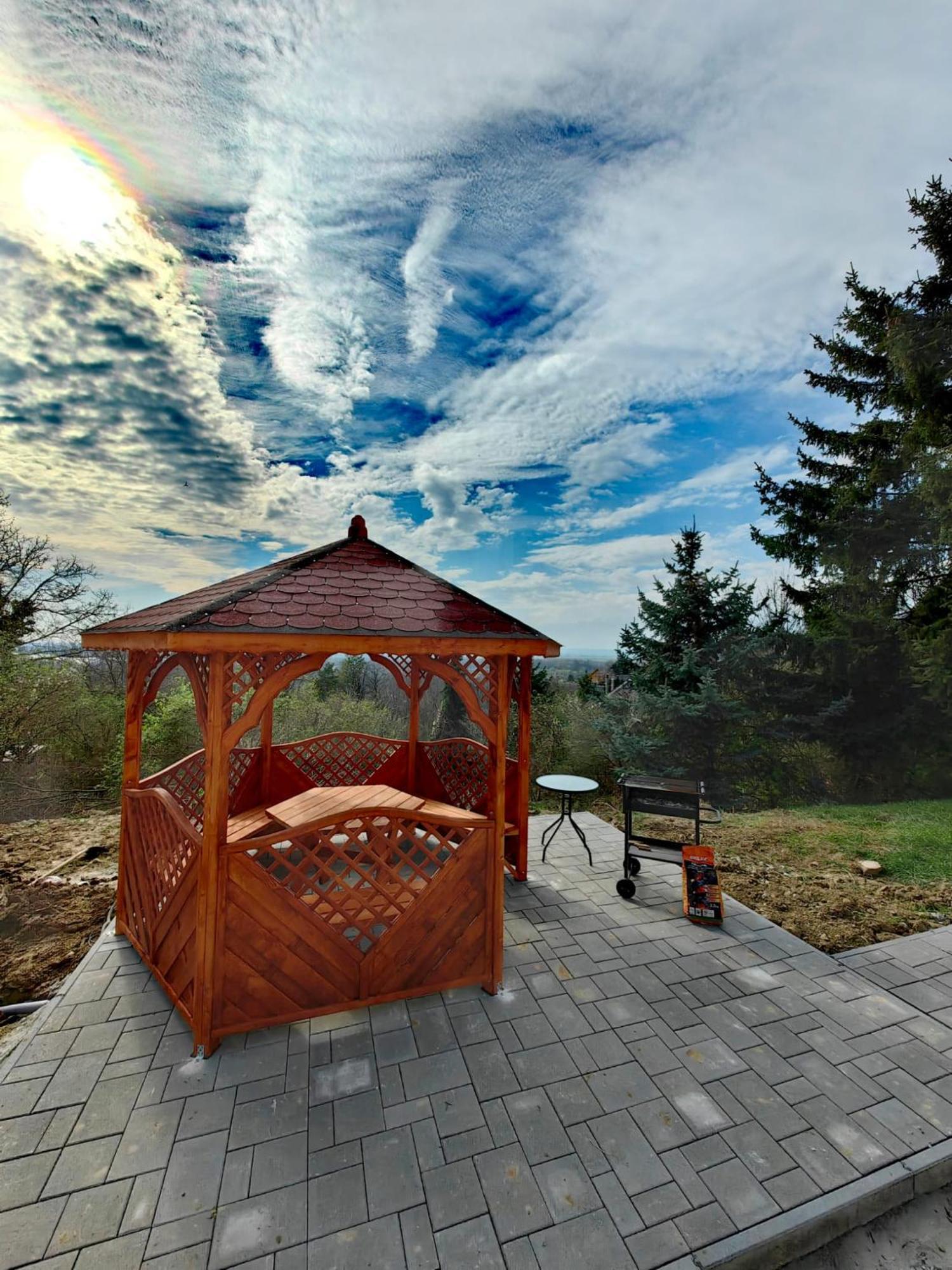 Ferienwohnung Sunset House Piestany Cervena Veza Banka Exterior foto